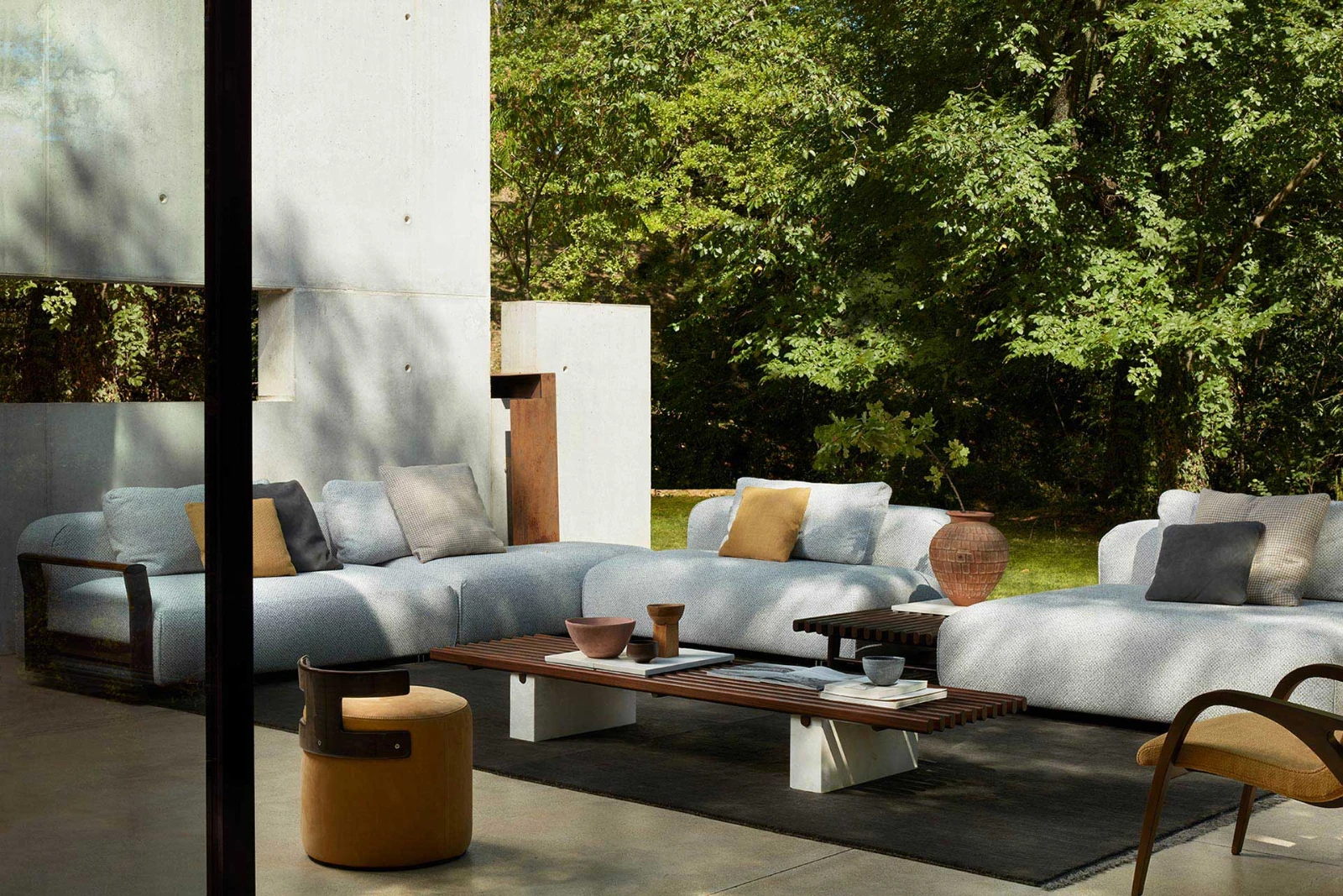 Exteta – Elba-Sofa-Panarea-Coffee-Table-Levante-T-Pouf01 – gyártó